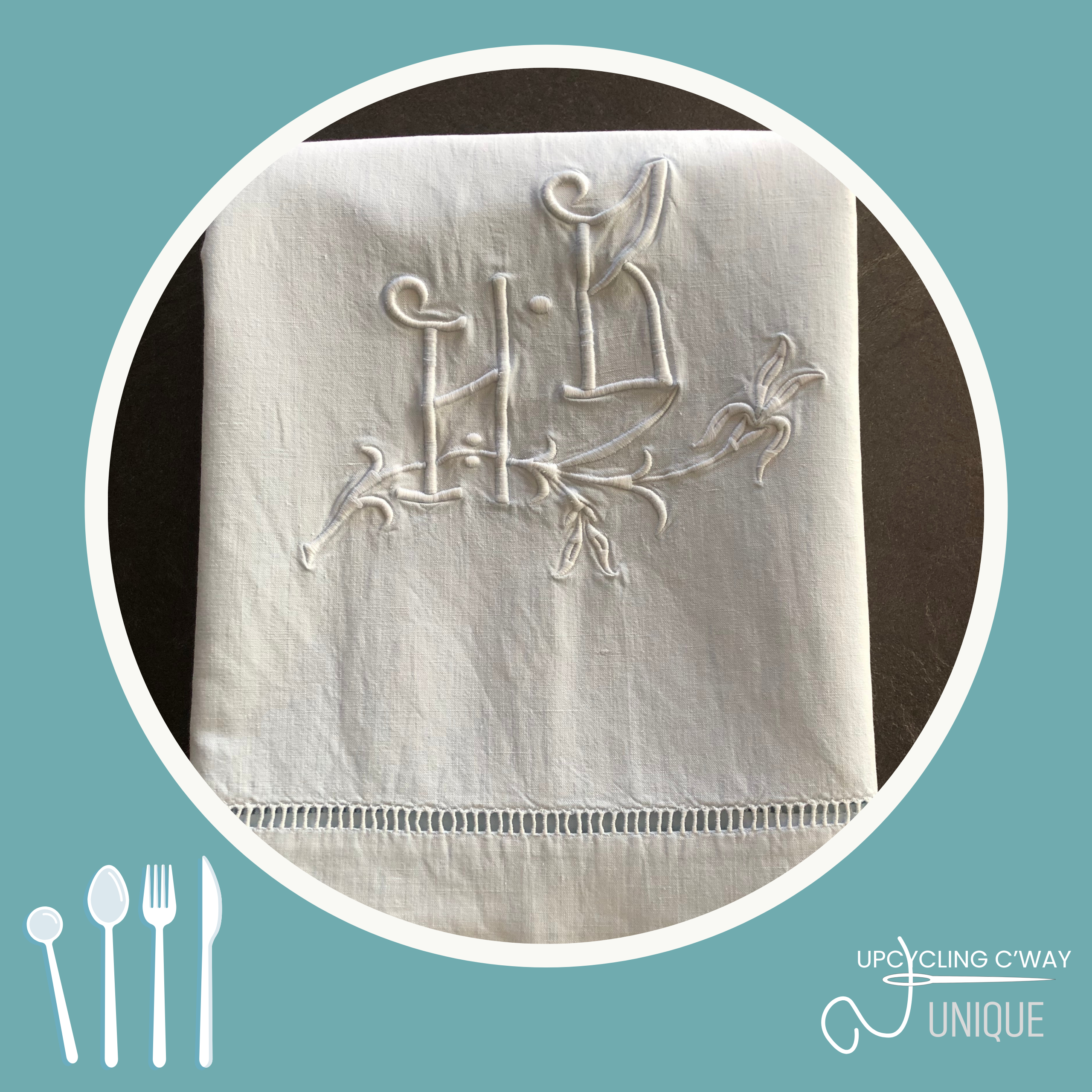 Nappe upcyclée bleu clair en coton ancien